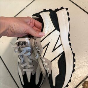 New Balance 327 white black grey (2023 limited edition) sneaker